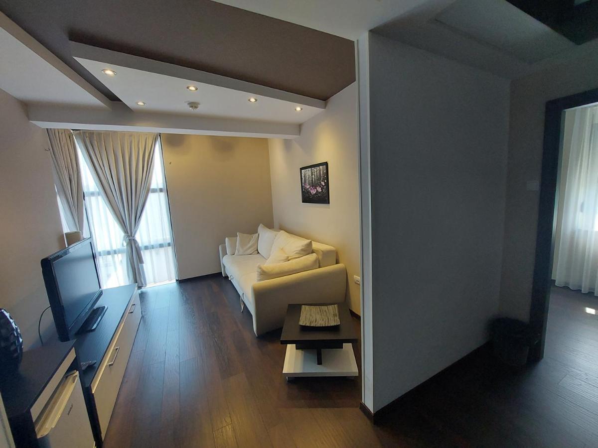 Motel Ms Srpski Itebej Buitenkant foto